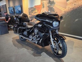 2025 Harley-Davidson® Street Glide™ Ultra FLHXU thumb 3