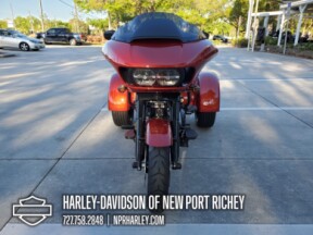 2025 Harley-Davidson® Road Glide™ thumb 3