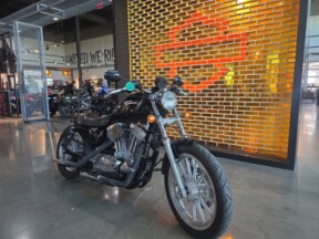 2008 Harley-Davidson® Sportster® 883 Custom Black thumb 3