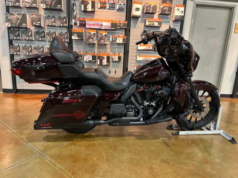 FLHXSE 2019 CVO™ Street Glide®