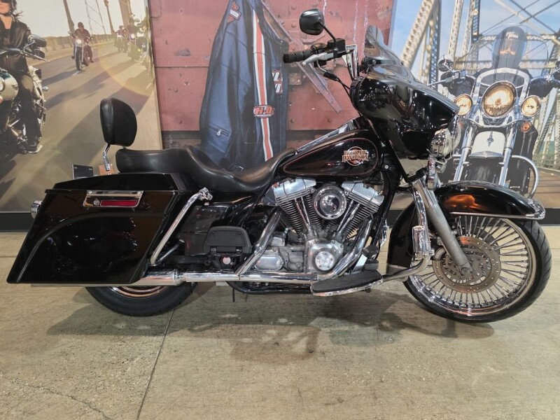 2000 Harley-Davidson® Electra Glide® Standard FLHT