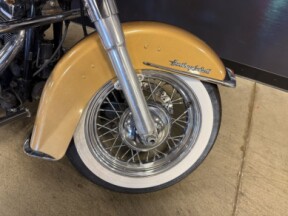 2017 Harley-Davidson® Heritage Softail® Classic FLSTC  thumb 0