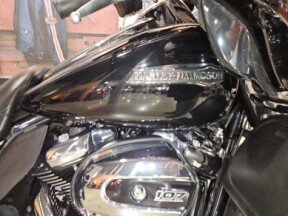 2019 Harley-Davidson® Electra Glide® Ultra Classic® FLHTCU thumb 2