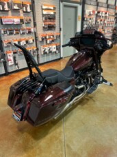 FLHXSE 2024 CVO™ Street Glide® thumb 2