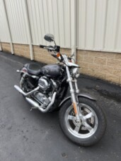 2016 Harley-Davidson® 1200 Custom XL1200C thumb 3