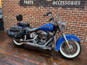 2017 Harley-Davidson® Heritage Softail® Classic FLSTC  thumb 3