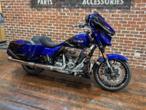 2025 Harley-Davidson® CVO™ Street Glide™ FLHXSE thumb 3