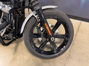 2025 Harley-Davidson® Street Bob™ FXBB thumb 2