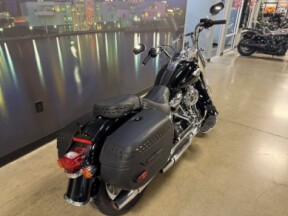 2024 Harley-Davidson® Heritage Classic 114 FLHCS thumb 2