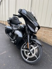 2025 Harley-Davidson® Street Glide™ Ultra FLHXU thumb 2