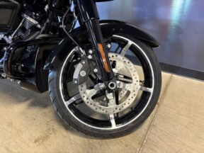 FLTRX 2026 Road Glide® thumb 2