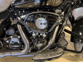 2026 Harley-Davidson® Street Glide® FLHX thumb 3