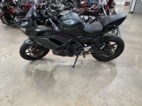 2025 Kawasaki Ninja® 650 ABS EX650PSFAN thumb 2