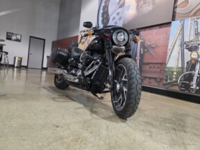 2018 Harley-Davidson® Sport Glide™ FLSB thumb 3