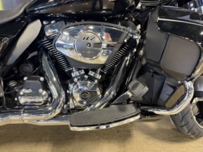 2025 Harley-Davidson® Street Glide™ Ultra FLHXU thumb 3