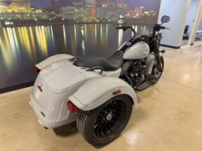 2024 Harley-Davidson® Freewheeler™ FLRT thumb 2