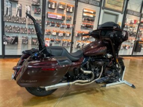FLHXSE 2024 CVO™ Street Glide® thumb 3