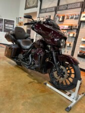 FLHXSE 2019 CVO™ Street Glide® thumb 1
