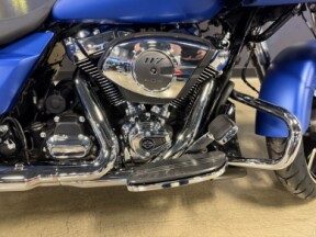 2026 Harley-Davidson® Road Glide® FLTRX thumb 3
