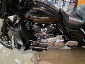 2017 Harley-Davidson® Ultra Limited FLHTK  thumb 2
