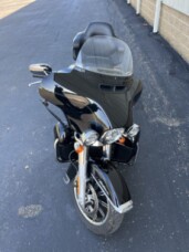 2018 Harley-Davidson® Electra Glide® Ultra Classic® FLHTCU thumb 1
