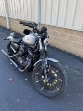 2020 Harley-Davidson® Iron 883™ XL 883N thumb 3