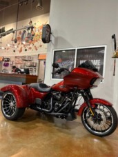 FLTRT 2025 Road Glide® 3 thumb 2