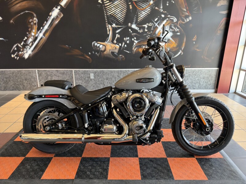 FXBB 2025 Street Bob™