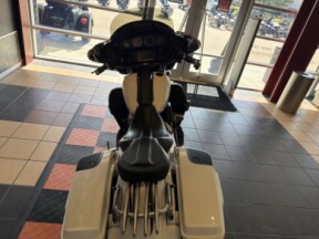 FLHXSE 2016 CVO™ Street Glide® thumb 0