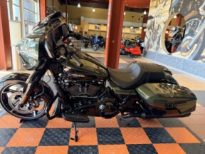 2026 Harley-Davidson® Street Glide® FLHX thumb 2