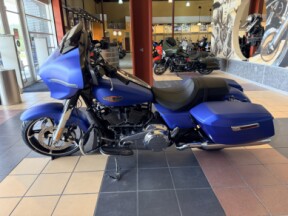 2026 Harley-Davidson® Street Glide® FLHX thumb 2