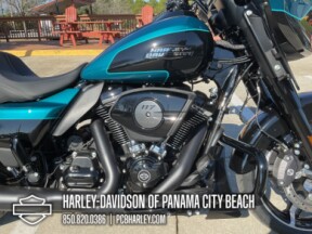 2026 Harley-Davidson® Street Glide® thumb 2