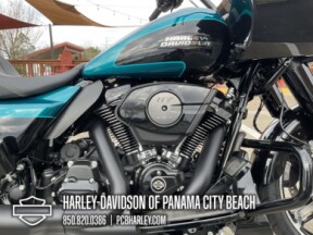 2026 Harley-Davidson® Road Glide® thumb 2