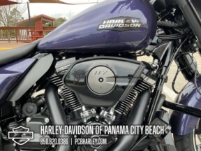 2026 Harley-Davidson® Street Glide® thumb 2