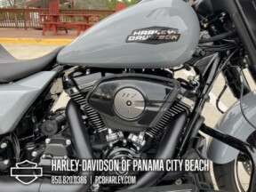 2026 Harley-Davidson® Street Glide® thumb 2