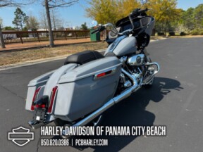 2026 Harley-Davidson® Road Glide® thumb 3
