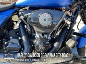 2026 Harley-Davidson® Street Glide® thumb 3
