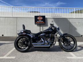 2014 Harley-Davidson® Breakout® thumb 2