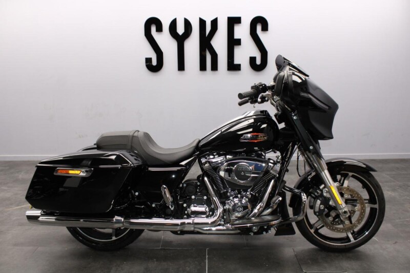 2024 Harley-Davidson FLHX Touring Street Glide in Vivid Black & Chrome Finish