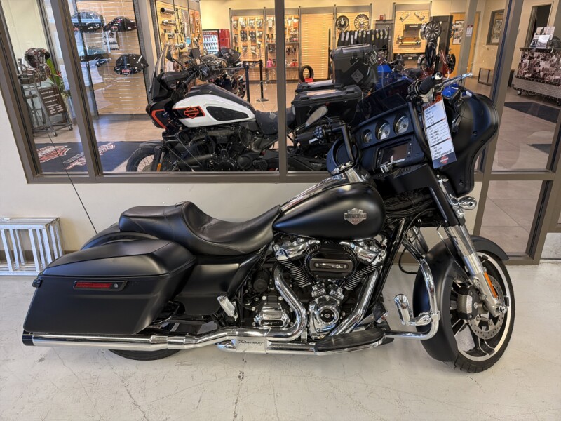 2017 Harley-Davidson® FLHXS Street Glide® Special