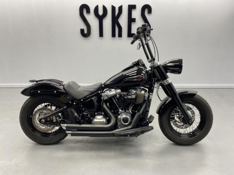 2018 Custom Harley-Davidson FLSL Softail Slim in Vivid Black