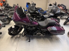 2025 Harley-Davidson® FLHXSE CVO™ Street Glide™ thumb 2