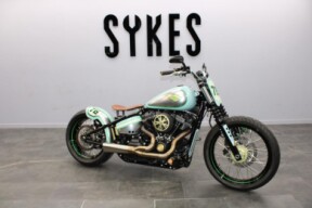 2018 Harley-Davidson FXBB Softail Street Bob in Custom Halle May Colours thumb 2