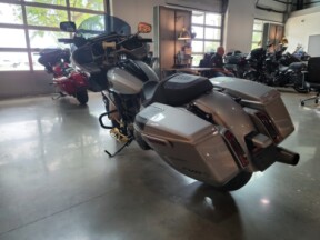 FLTRXSE 2023 CVO™ Road Glide™ thumb 0