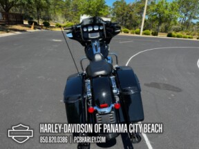 2017 Harley-Davidson® Street Glide® Special thumb 2