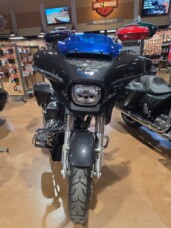 2026 Harley-Davidson® FLHX Street Glide® thumb 1