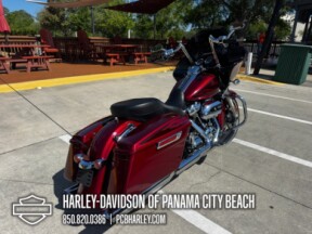 2017 Harley-Davidson® Road Glide® Special thumb 3