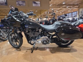 2026 Harley-Davidson® FXLRST Low Rider® ST thumb 3
