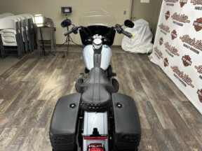 2024 Harley-Davidson® Heritage Classic Atlas Silver Metallic - Black Finish thumb 0