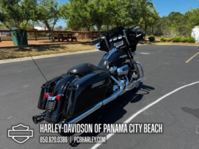2017 Harley-Davidson® Street Glide® Special thumb 3